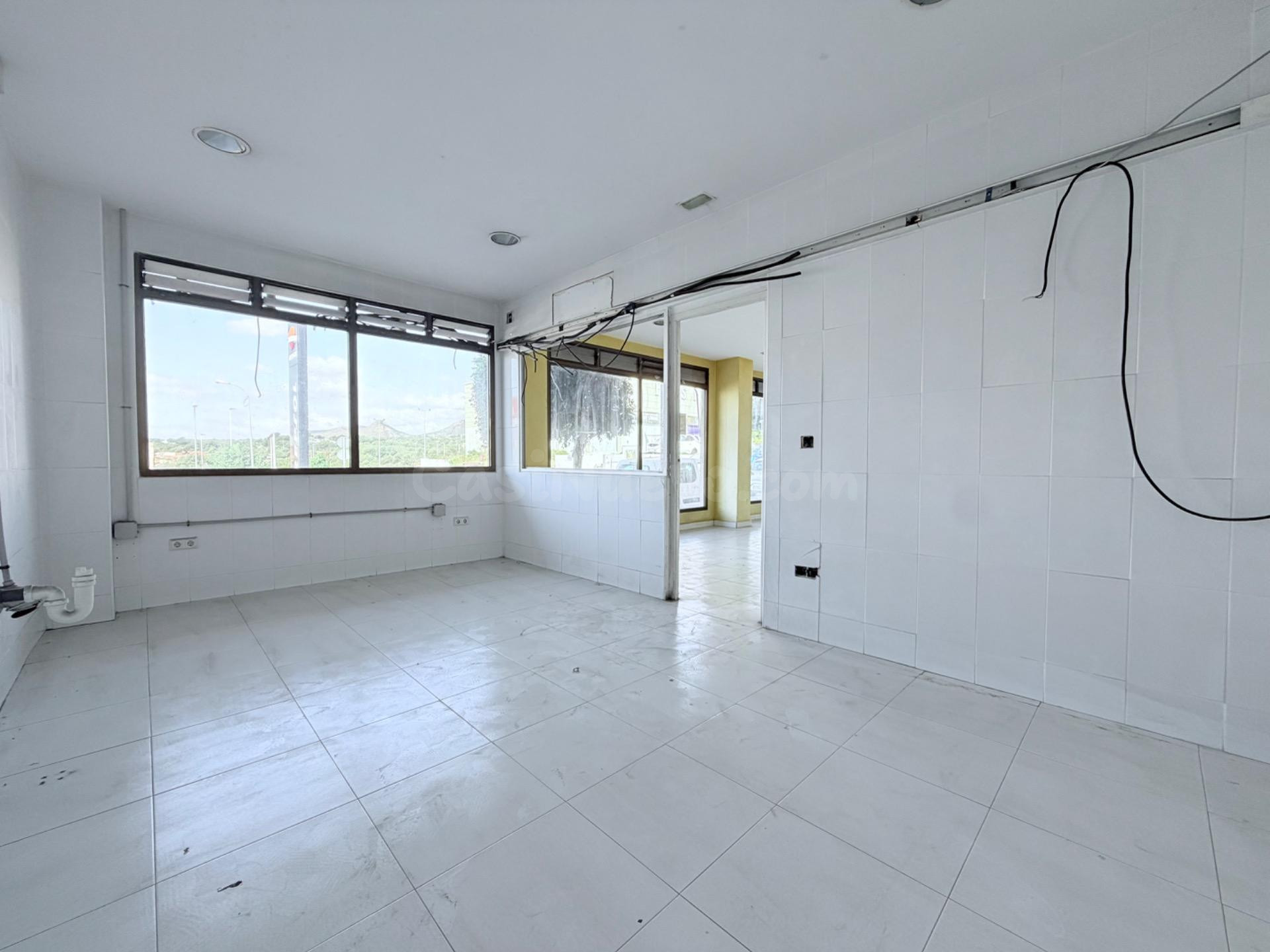 LOCAL COMERCIAL EN VENTA – AVENIDA PAÍS VALENCIÀ, ALFAZ DEL  - foto 4