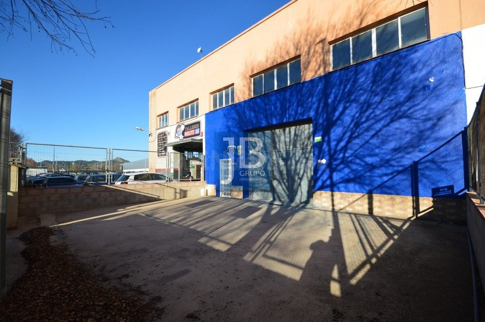 Nave industrial 337m² en alquiler - POLIGONO - foto 4