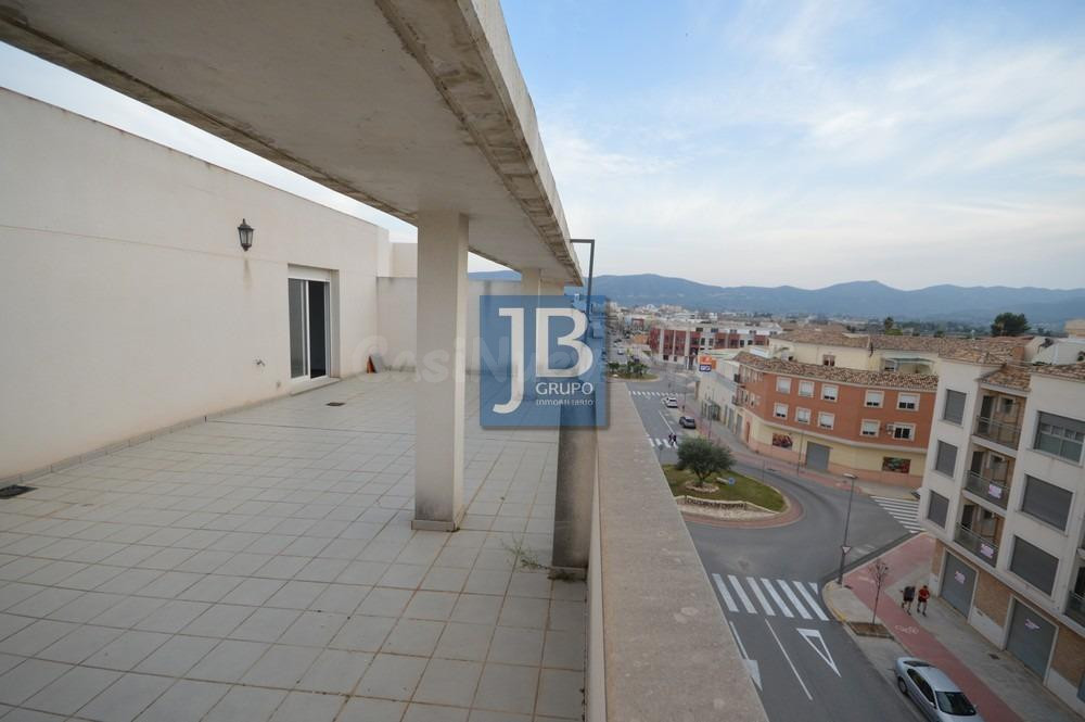 Ático 3 habitaciones 143m² en alquiler - AVD CASTELLA - foto 2