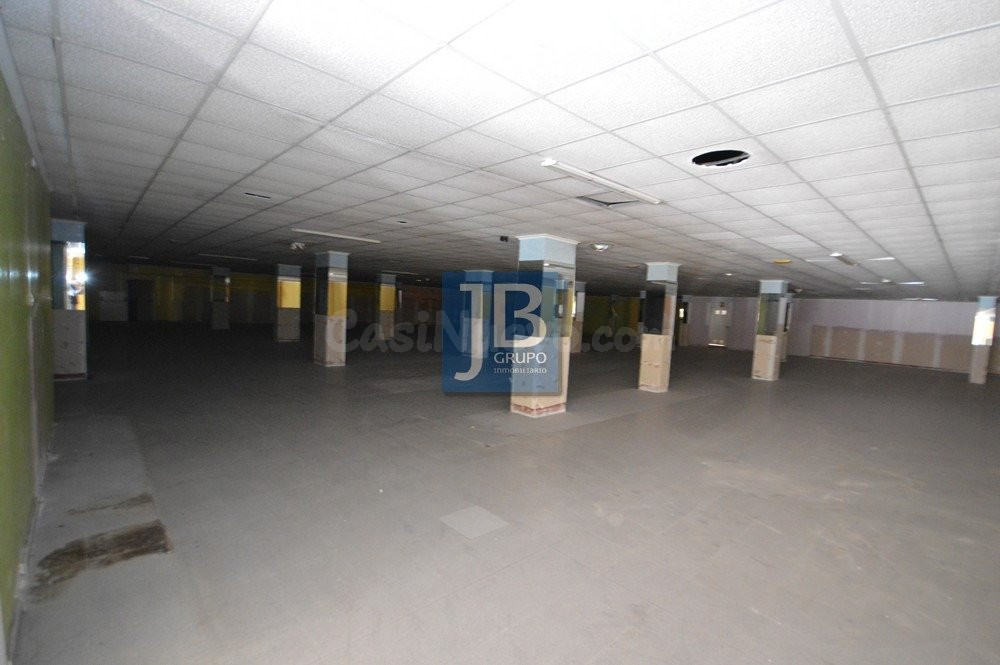 Local comercial 1000m² en alquiler - CANALS - foto 3