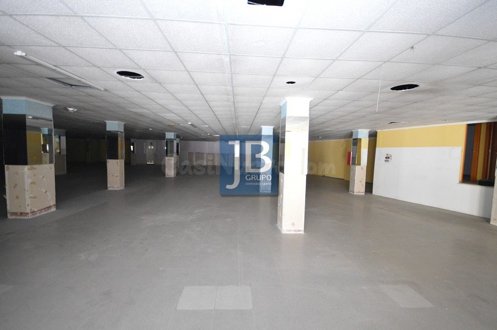 Local comercial 1000m² en alquiler - CANALS - foto 4