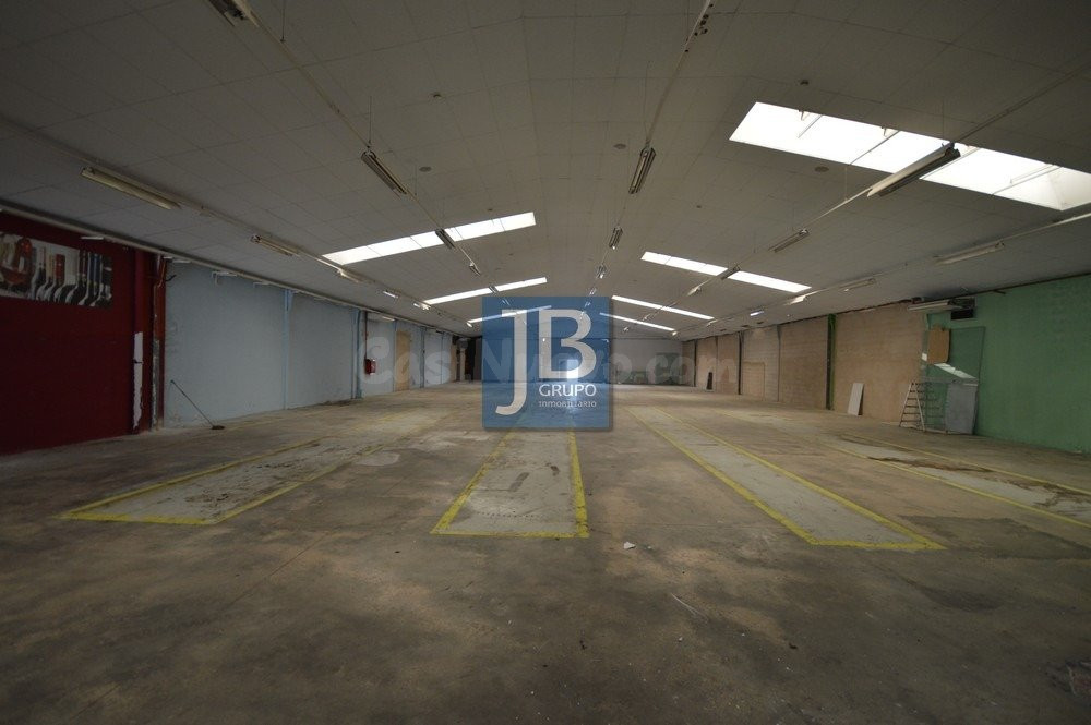 Nave industrial 1500m² en alquiler - POLIGONO - foto 3