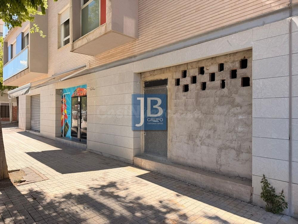 Local comercial 86m² en venta - CORTS VALENCIANES - foto 2