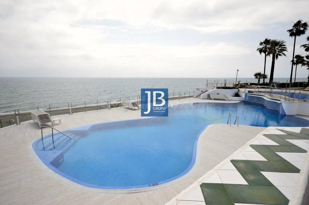 Exclusivo Ático a 70m del Mar en Dominion Beach, Estepona |  - foto 4