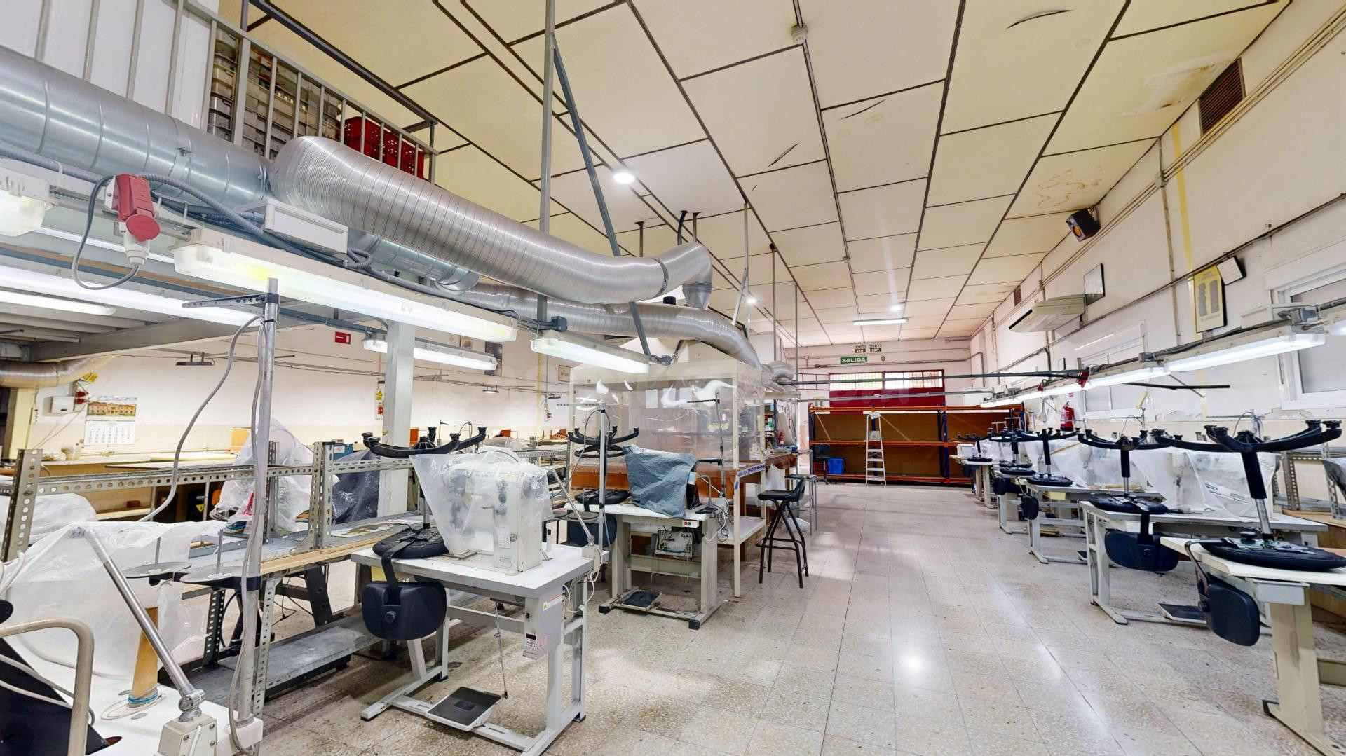 Nave industrial en Benejúzar centro, amplia y con múltiples  - foto 5