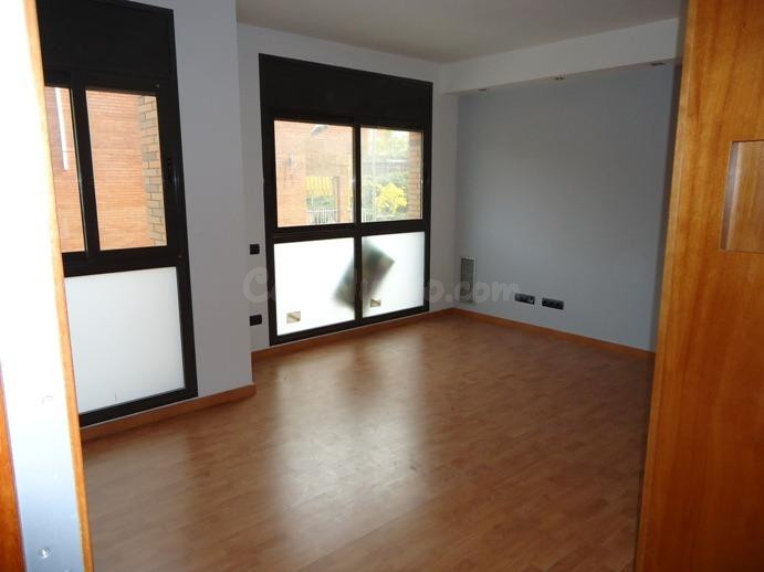 Edificio en venta en Ca n’Oriac, Sabadell – 2 viviendas y 1  - foto 4