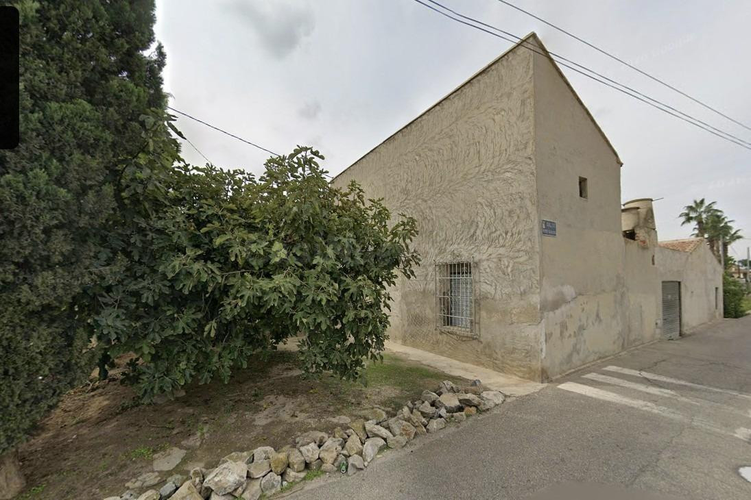 Casa con gran terreno en venta - foto 2