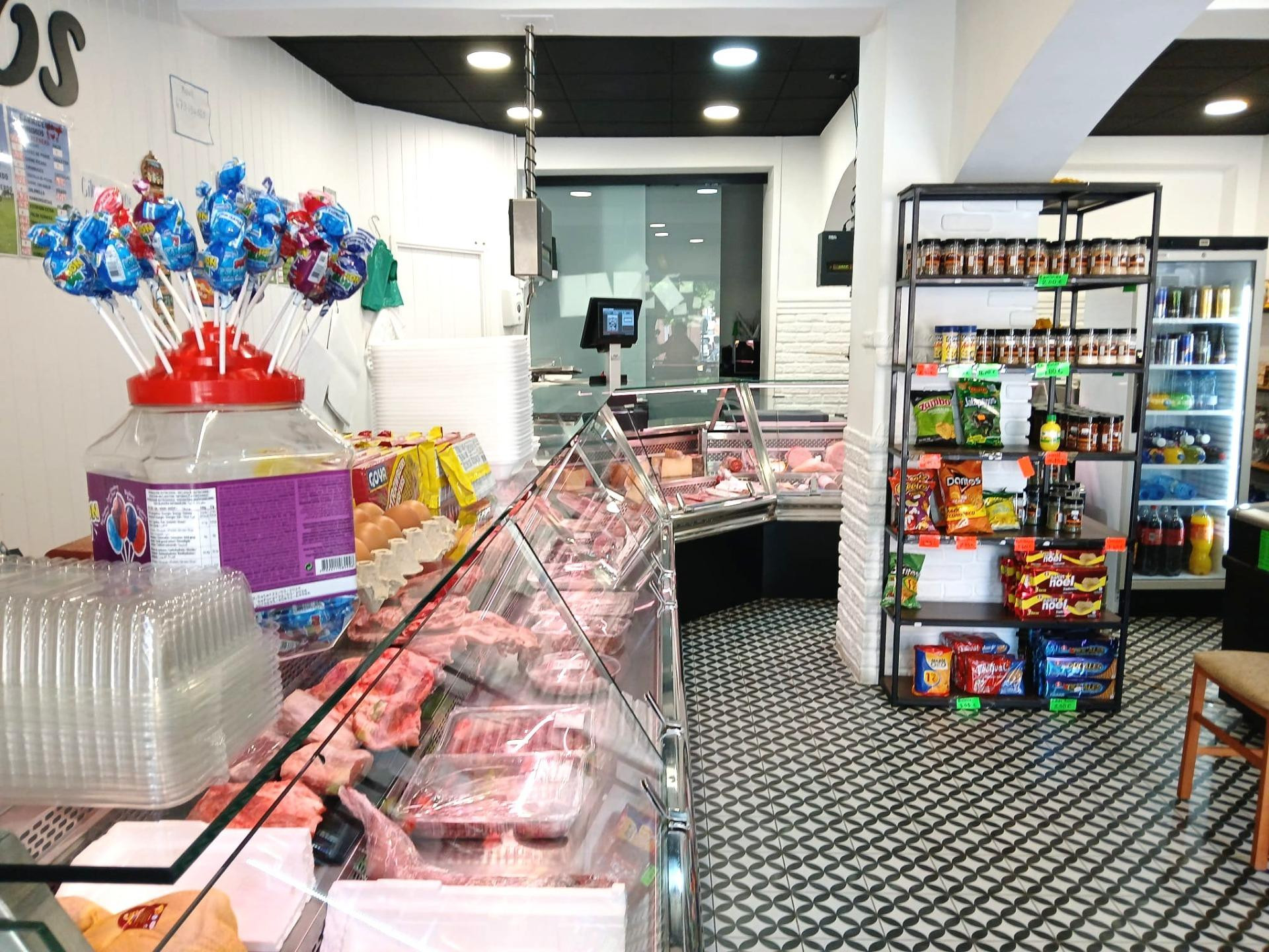 CARNICERIA SEMINUEVA EN PLENO RENDIMIENTO