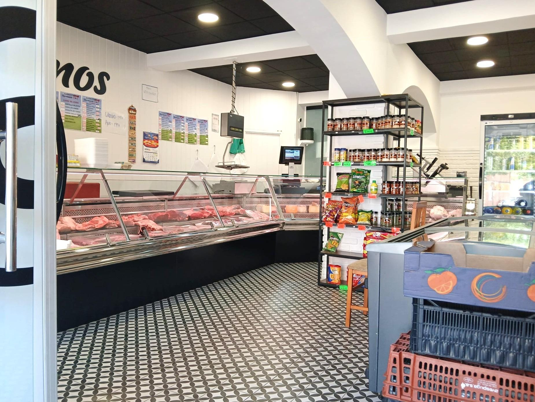 CARNICERIA SEMINUEVA EN PLENO RENDIMIENTO - foto 2