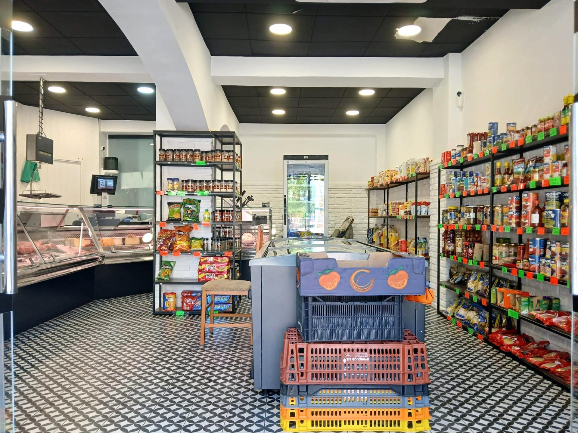 CARNICERIA SEMINUEVA EN PLENO RENDIMIENTO - foto 3