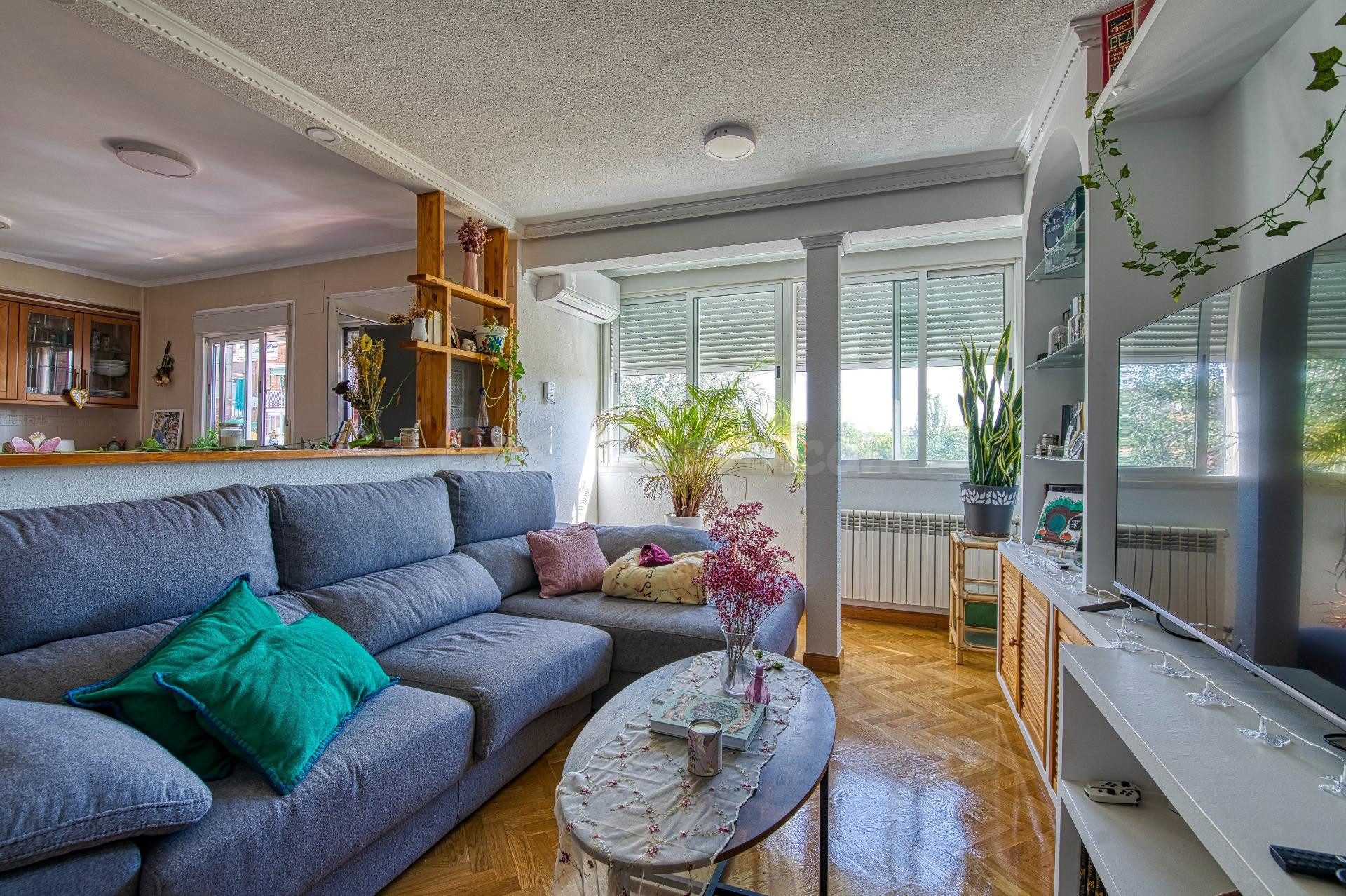 Piso en Venta en Calle Miguel de la Roca, Puente de Vallecas - foto 2