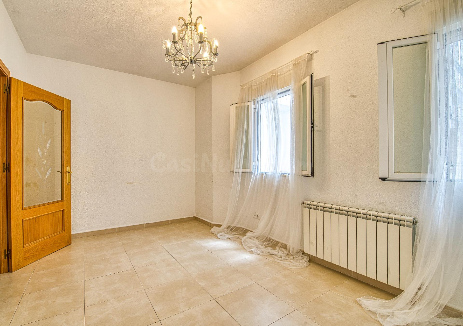 Piso en venta en Calle Ibiza, junto al Parque del Retiro