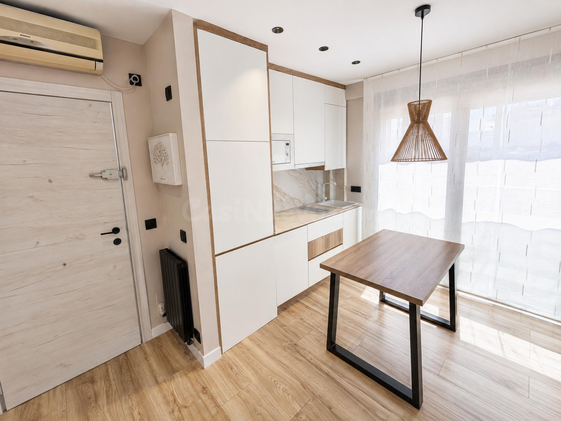ESTUDIO DE DISEÑO - LUMINOSO Y TOTALMENTE EQUIPADO ALQUILER  - foto 2