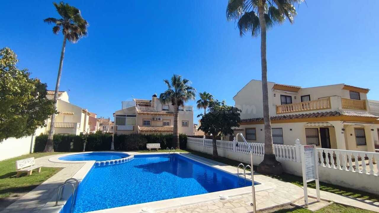 Casa 3 habitaciones en venta - La Zenia - foto 2