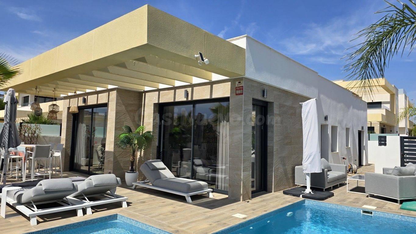 Villa 3 habitaciones 151m² en venta - Costa blanca sur