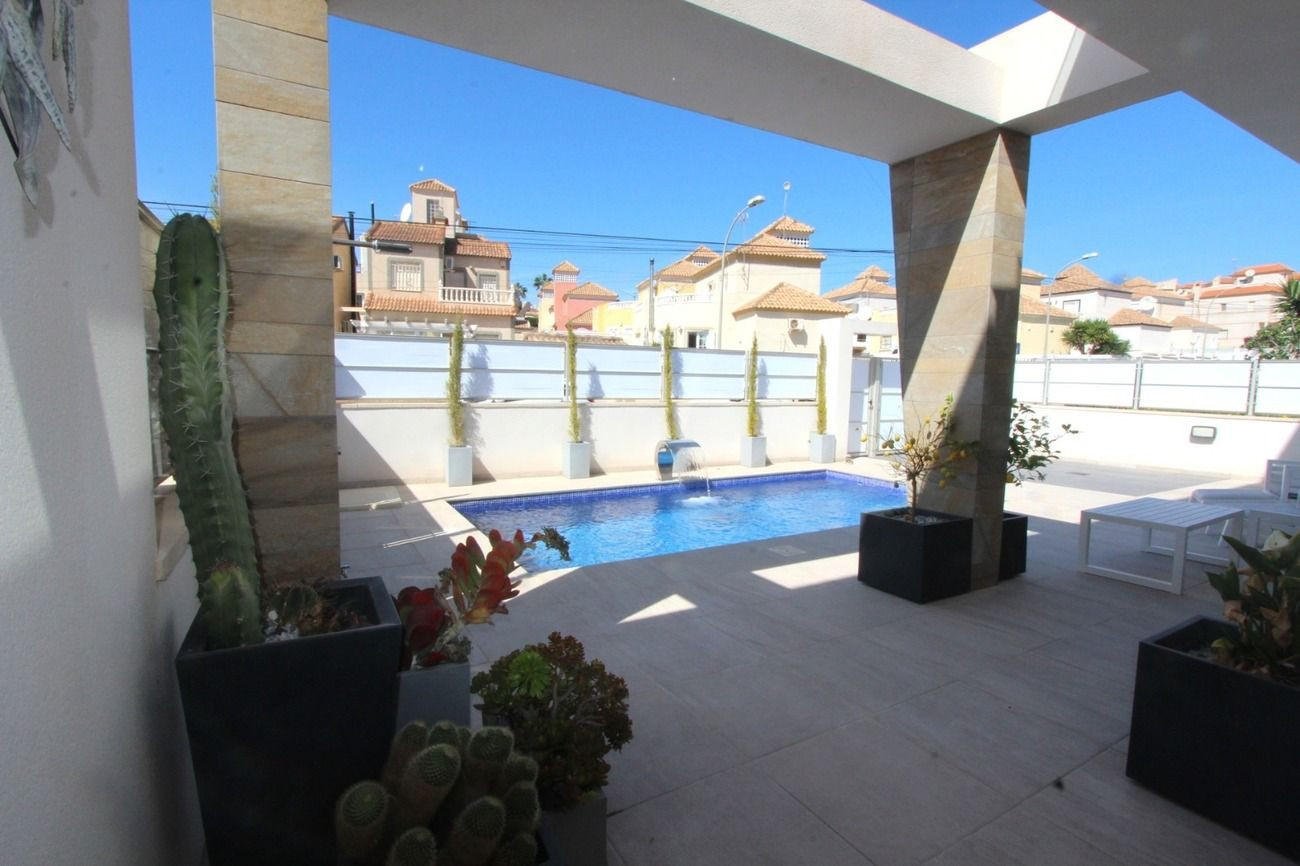 Villa 5 habitaciones en venta - Las Filipinas - foto 5