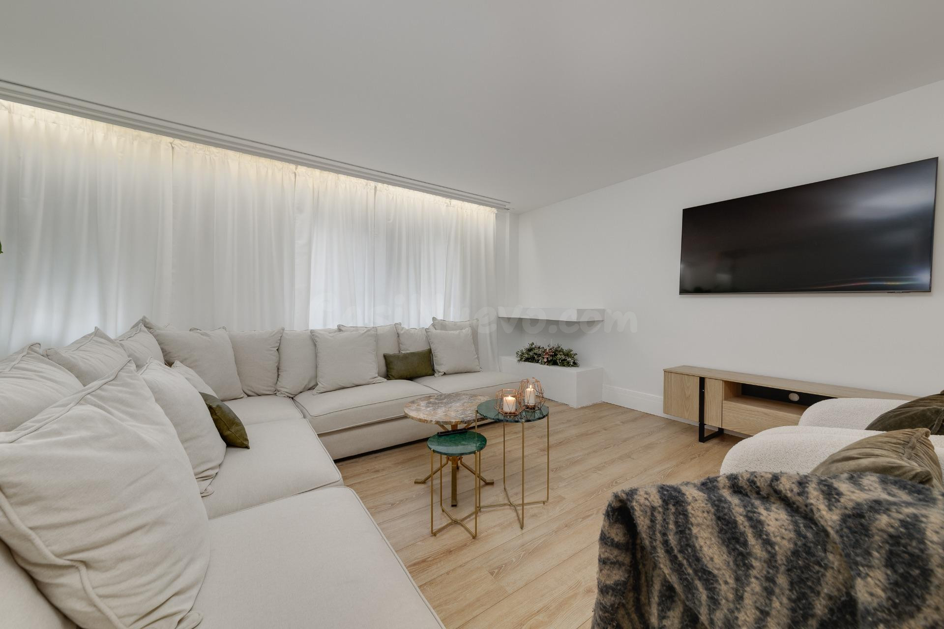 Apartamento 4 habitaciones 265m² en venta - Estacion de auto - foto 4