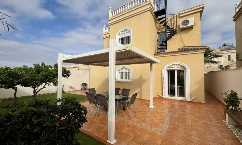Villa 4 habitaciones 124m² en venta - Parque las naciones - foto 2