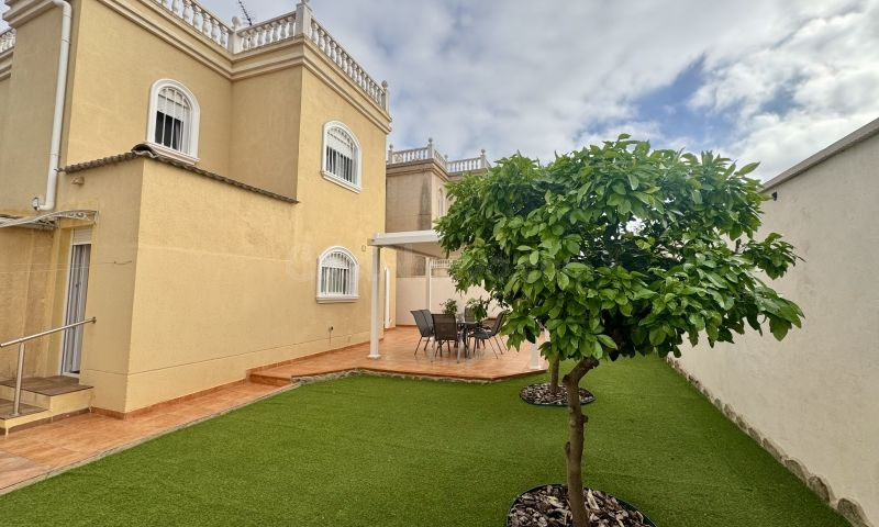 Villa 4 habitaciones 124m² en venta - Parque las naciones - foto 5