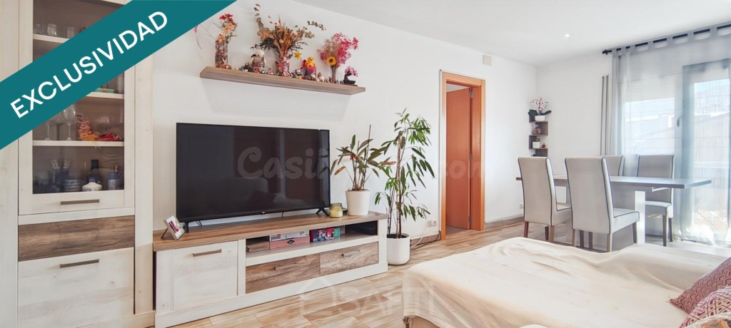 Piso muy luminoso y reformado con 3 habitaciones y 2 balcones. - foto 2