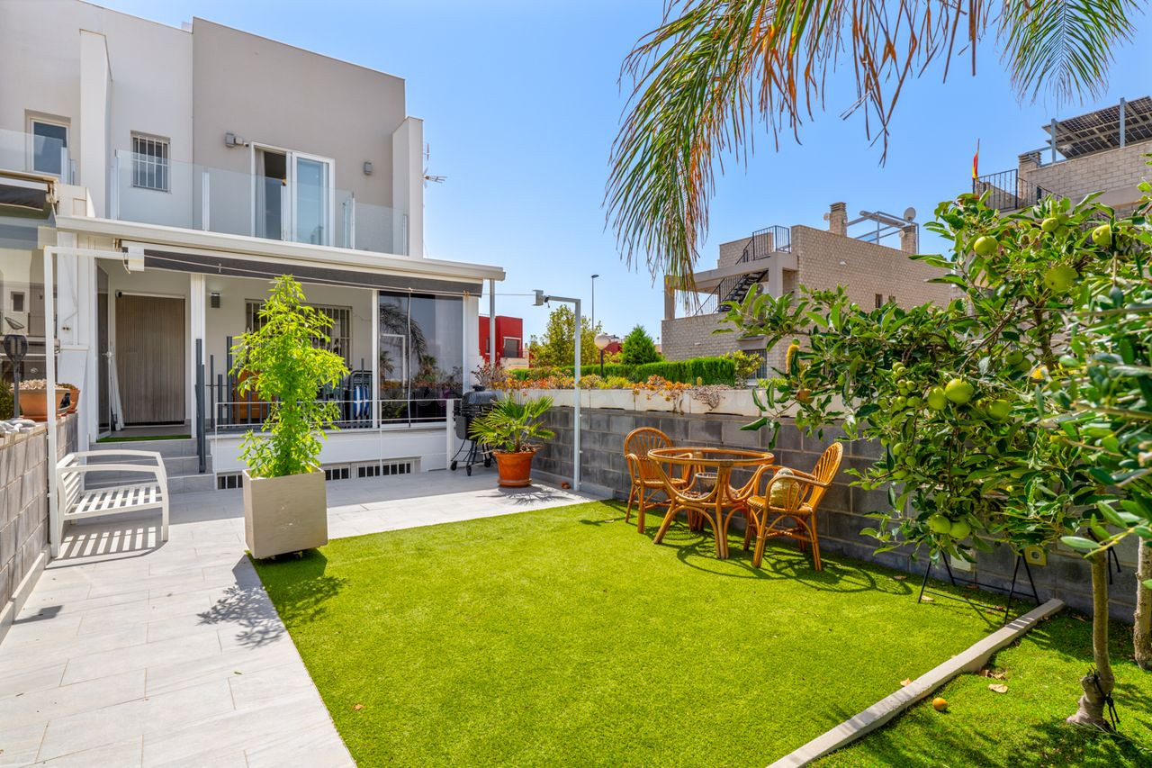 Casa 4 habitaciones 158m² en venta - Aguas Nuevas - foto 2
