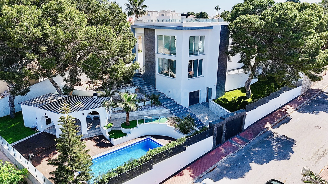 Villa 6 habitaciones 218m² en venta - La siesta