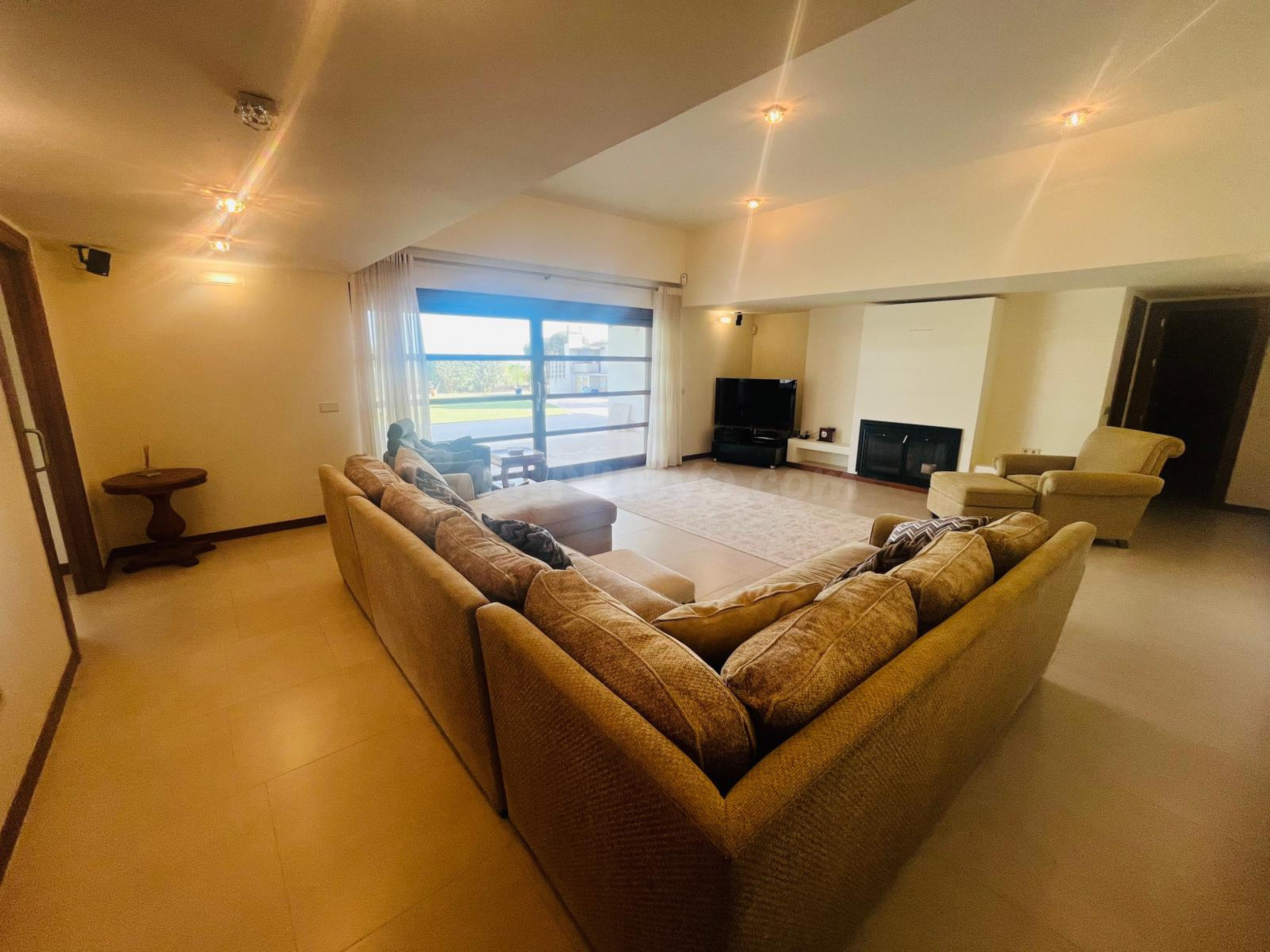 Villa 4 habitaciones 360m² en venta - Jerónimo Y Avileses - foto 2
