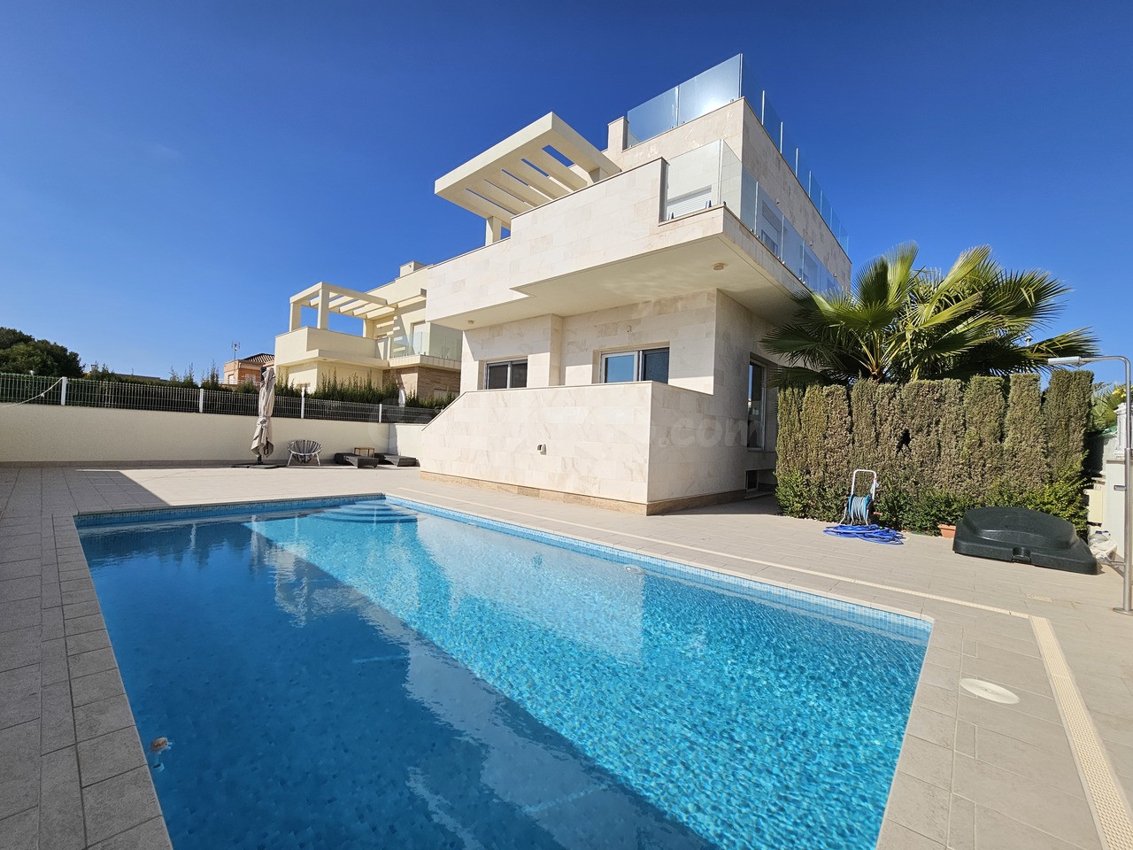 Villa 5 habitaciones 306m² en venta - La Zenia