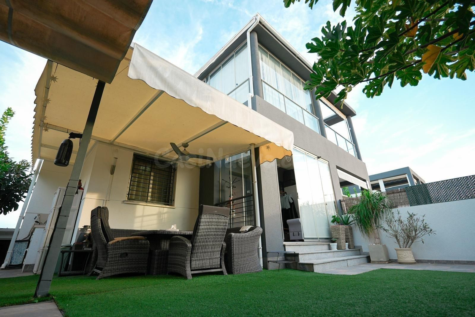 Casa 3 habitaciones 95m² en venta - Rosaleda-los frutales