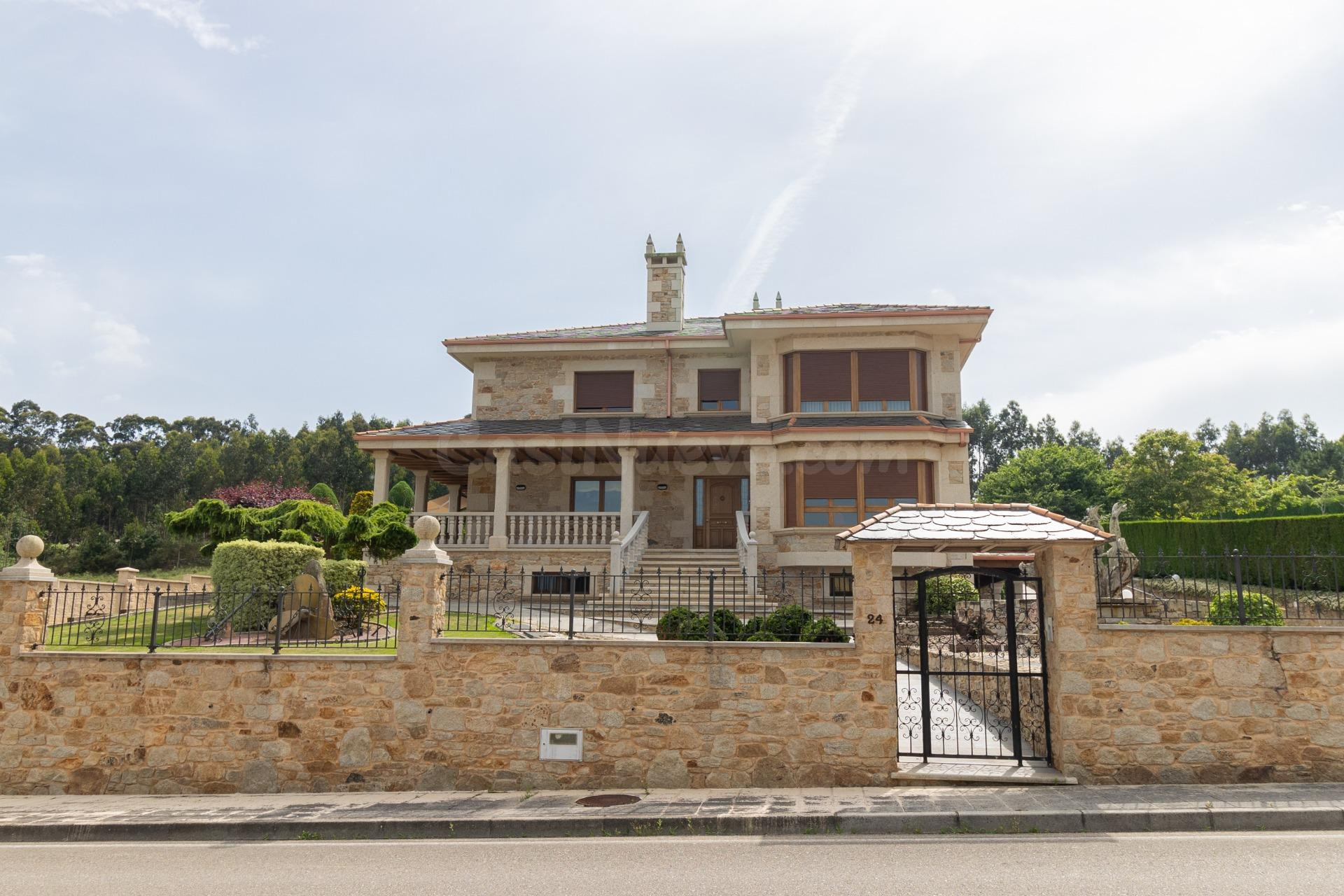 Chalet 6 habitaciones 561m² en venta - Lieiro