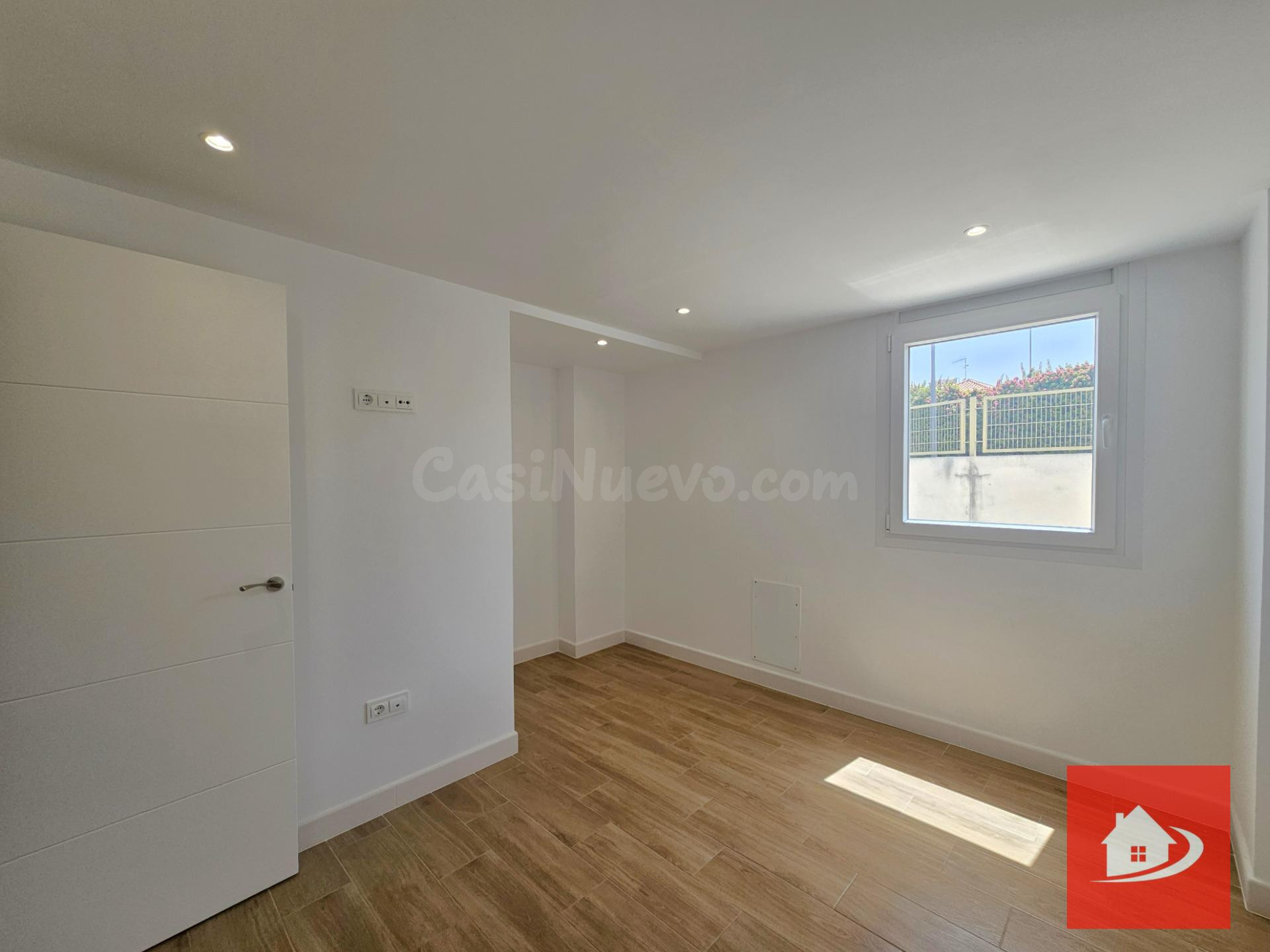 CASA/ADOSADO EN ZONA "LA CAPILLITA" - foto 5