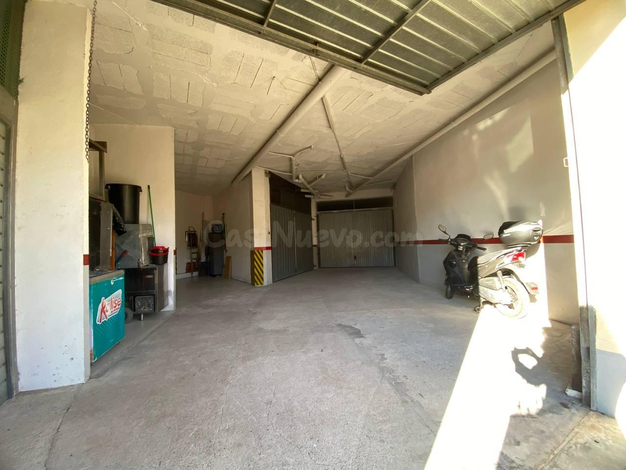 Magnífica plaza de parking céntrica, una oportunidad rara de - foto 2