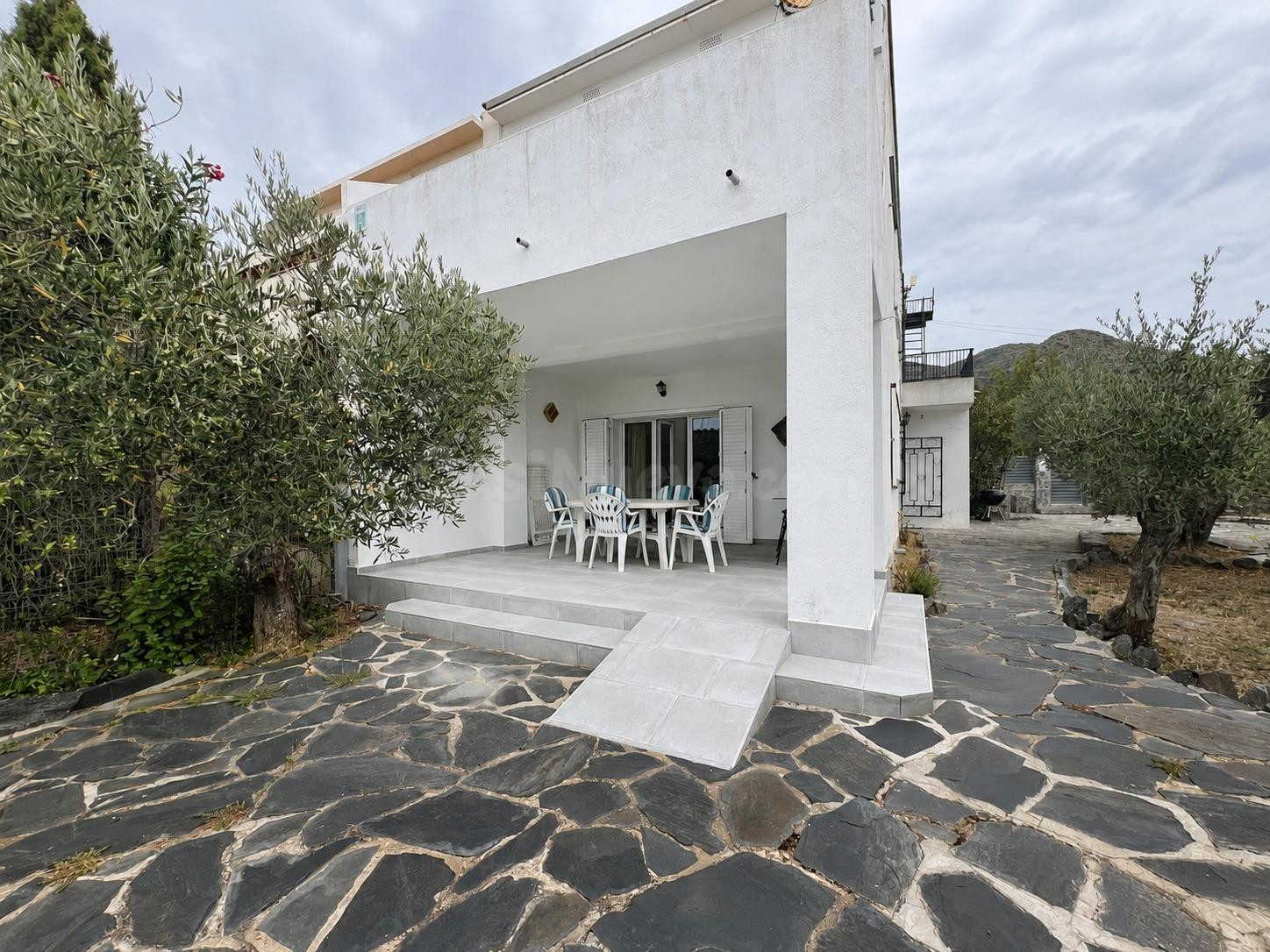 Planta baja reformada en Roses con licencia turística