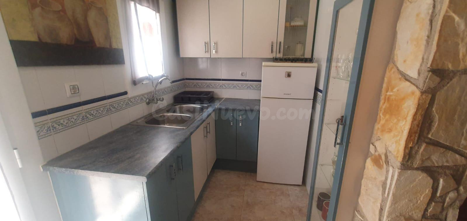 Casa con terraza en Puig Rom - foto 4