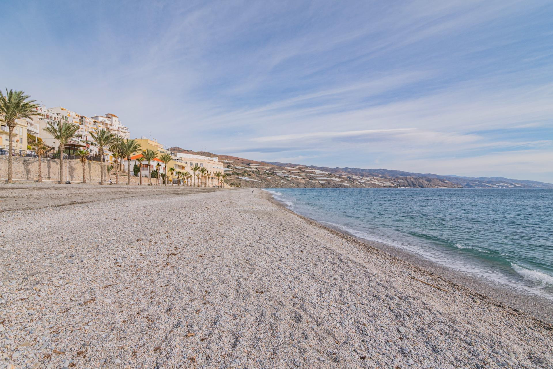 Piso en Venta en Castell de Ferro - foto 2