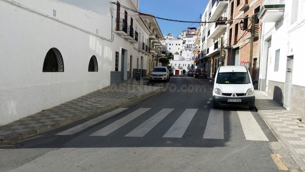 LOCAL EN EL CENTRO DE SALOBREÑA - foto 5