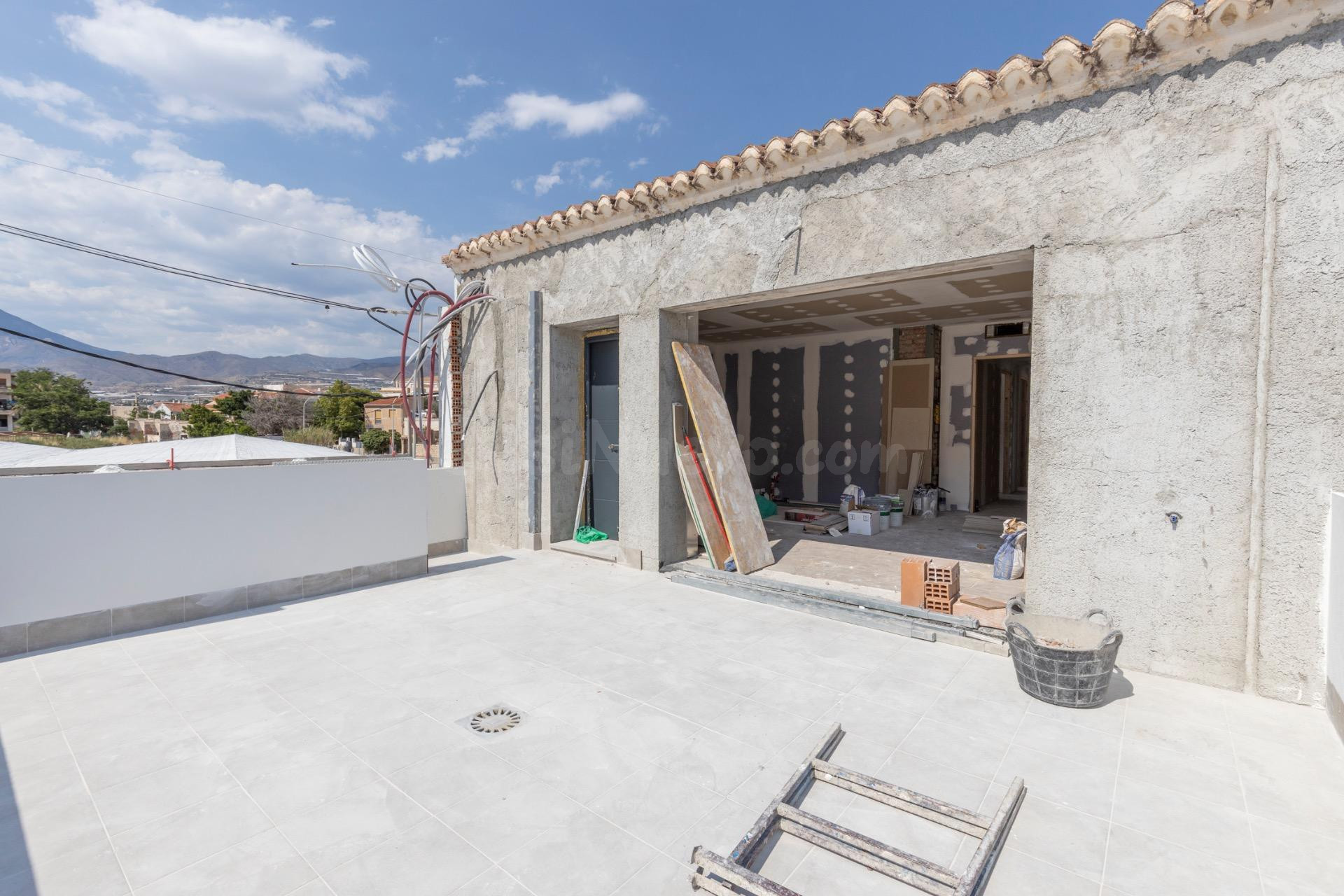 Estrena vivienda a 5 minutos de la playa en Castell de Ferro - foto 3
