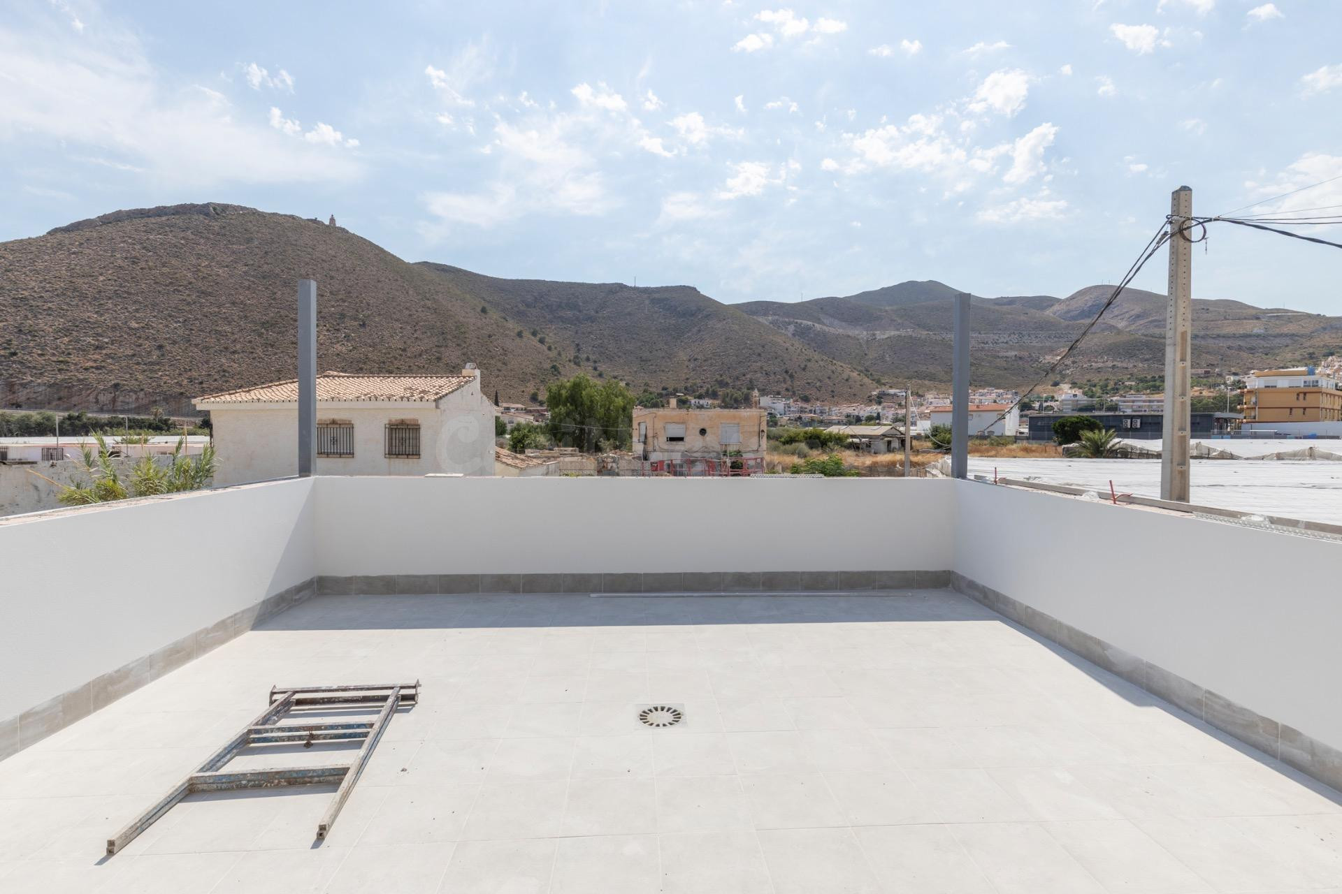 Estrena vivienda a 5 minutos de la playa en Castell de Ferro - foto 4
