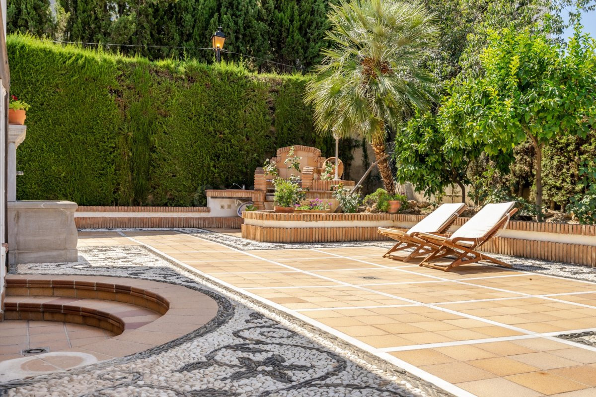CHALET EXCLUSIVO UNA SOLA PLANTA EN EL CENTRO DE LA ZUBIA - foto 5
