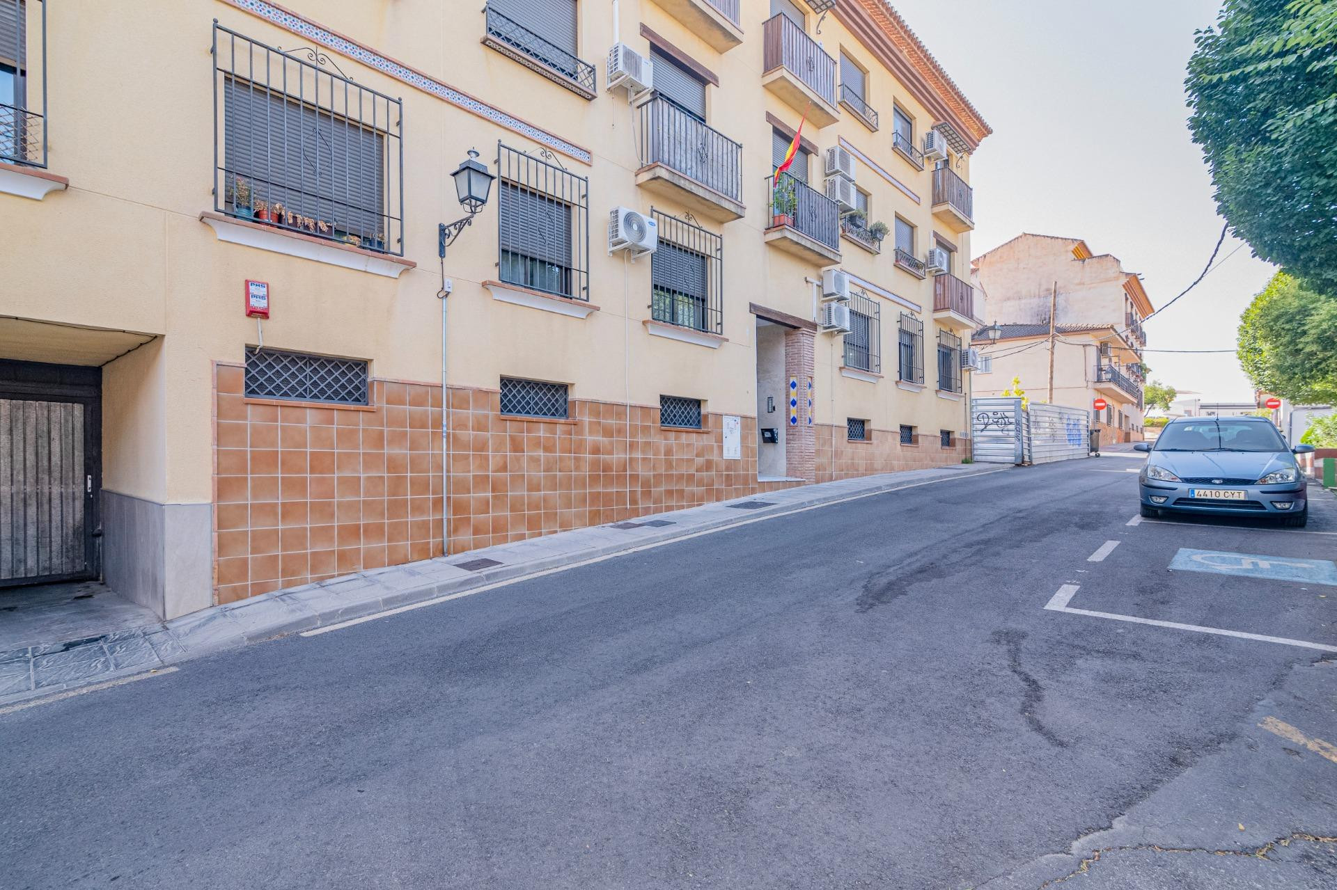 PISO, COHERA Y TRASTERO EN LA ZUBIA - foto 4