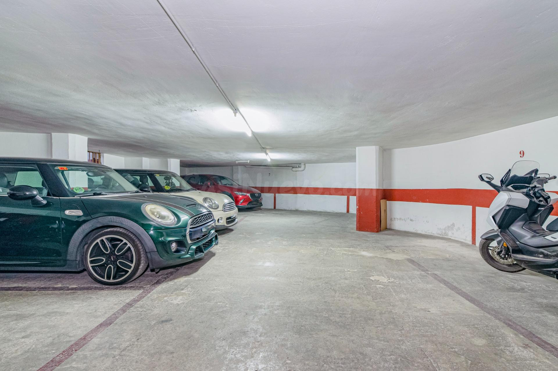 Local en el Corazón de Granada - Ideal para Cocheras - foto 5