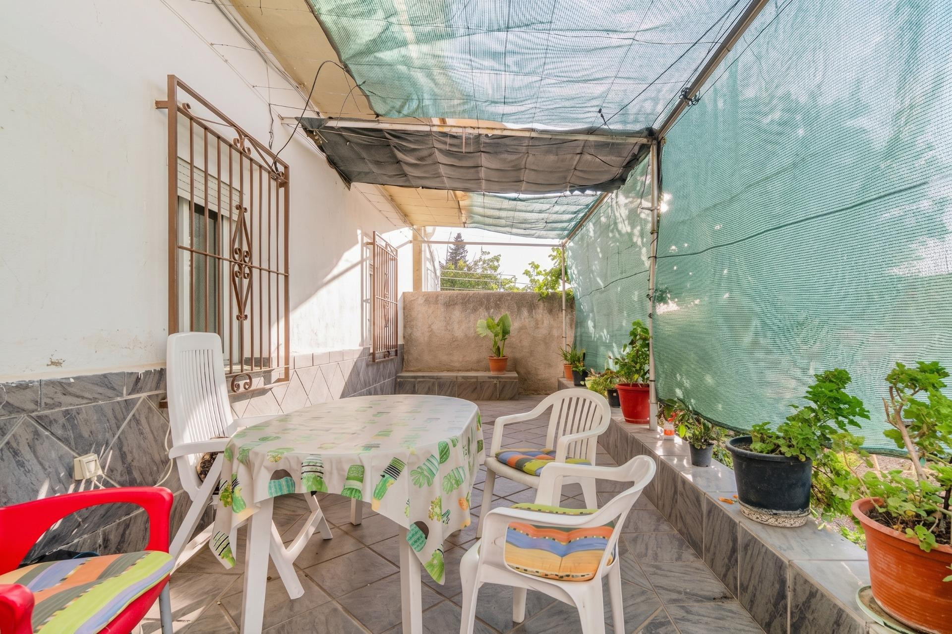 Amplia y Luminosa Casa en el Corazón de Monachil - foto 4