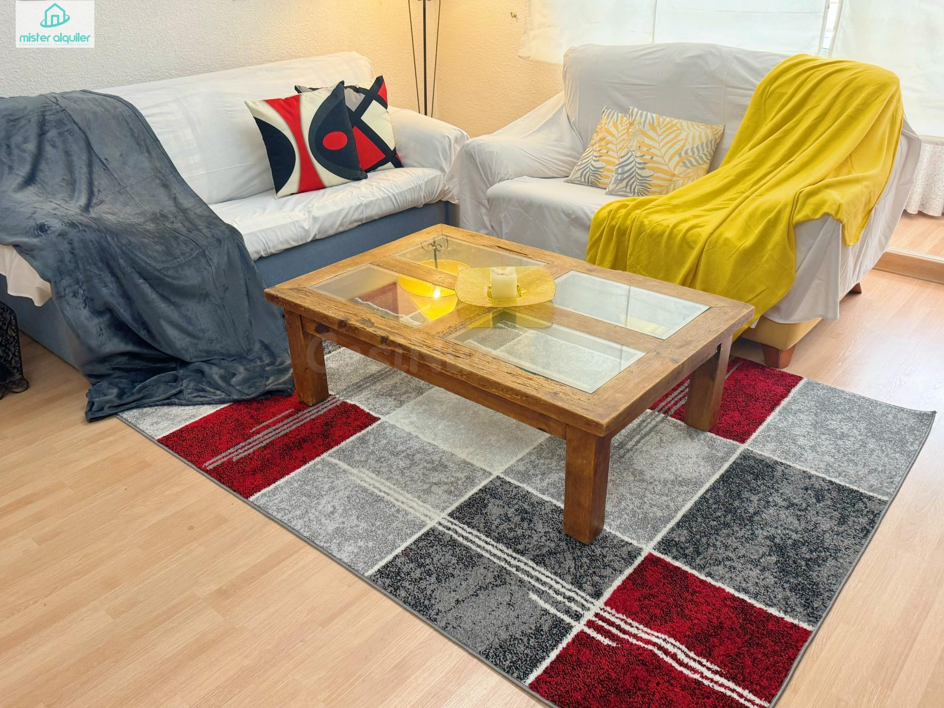 AMPLIO PISO DE TRES DORMITORIOS EN SAN BARTOLOMÉ, IDEAL PARA TELETRABAJO Y VIDA JUNTO AL MAR