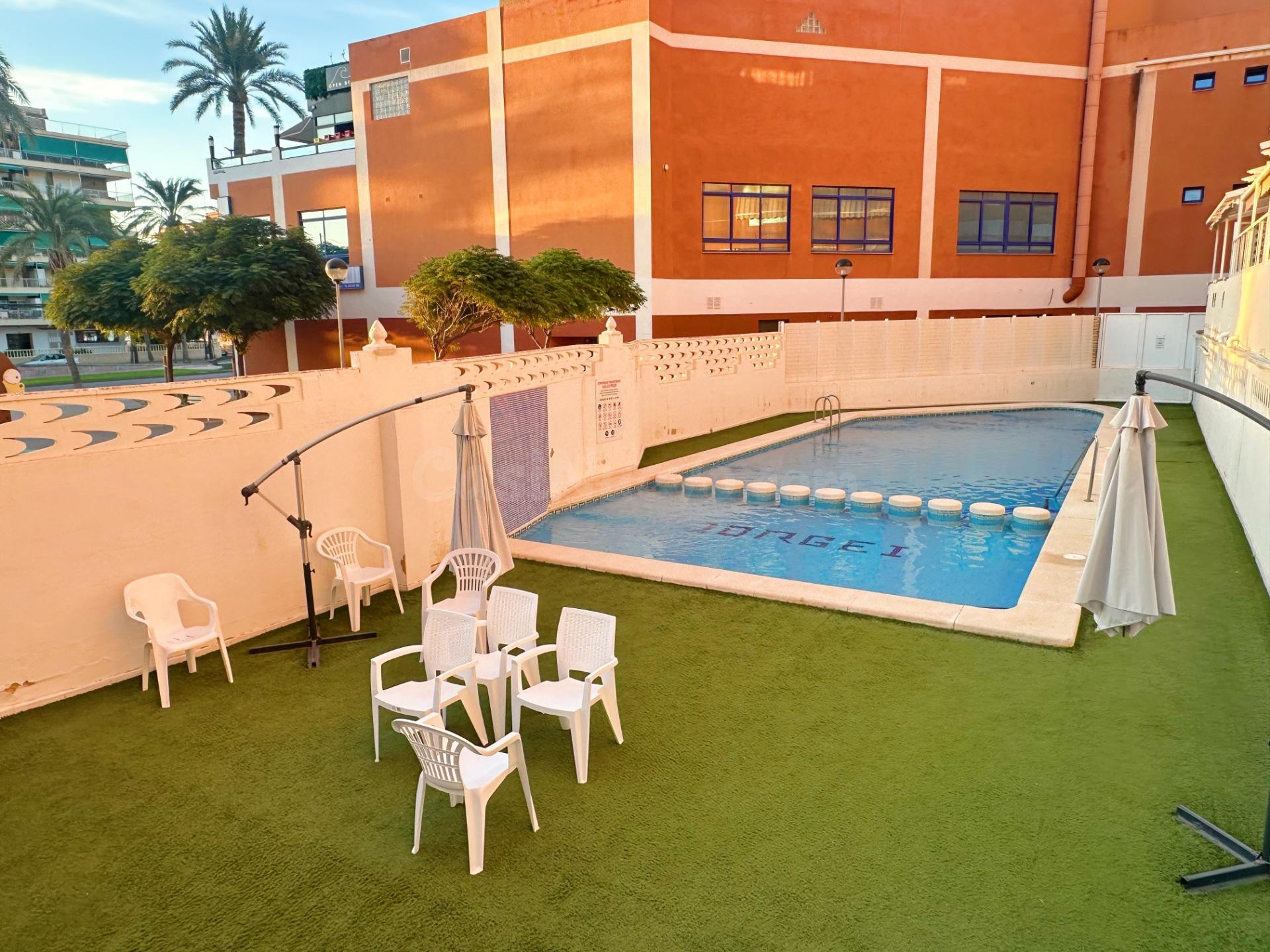 APARTAMENTO AMPLIO Y LUMINOSO EN EL CAMPELLO A SOLO 100 METR - foto 5