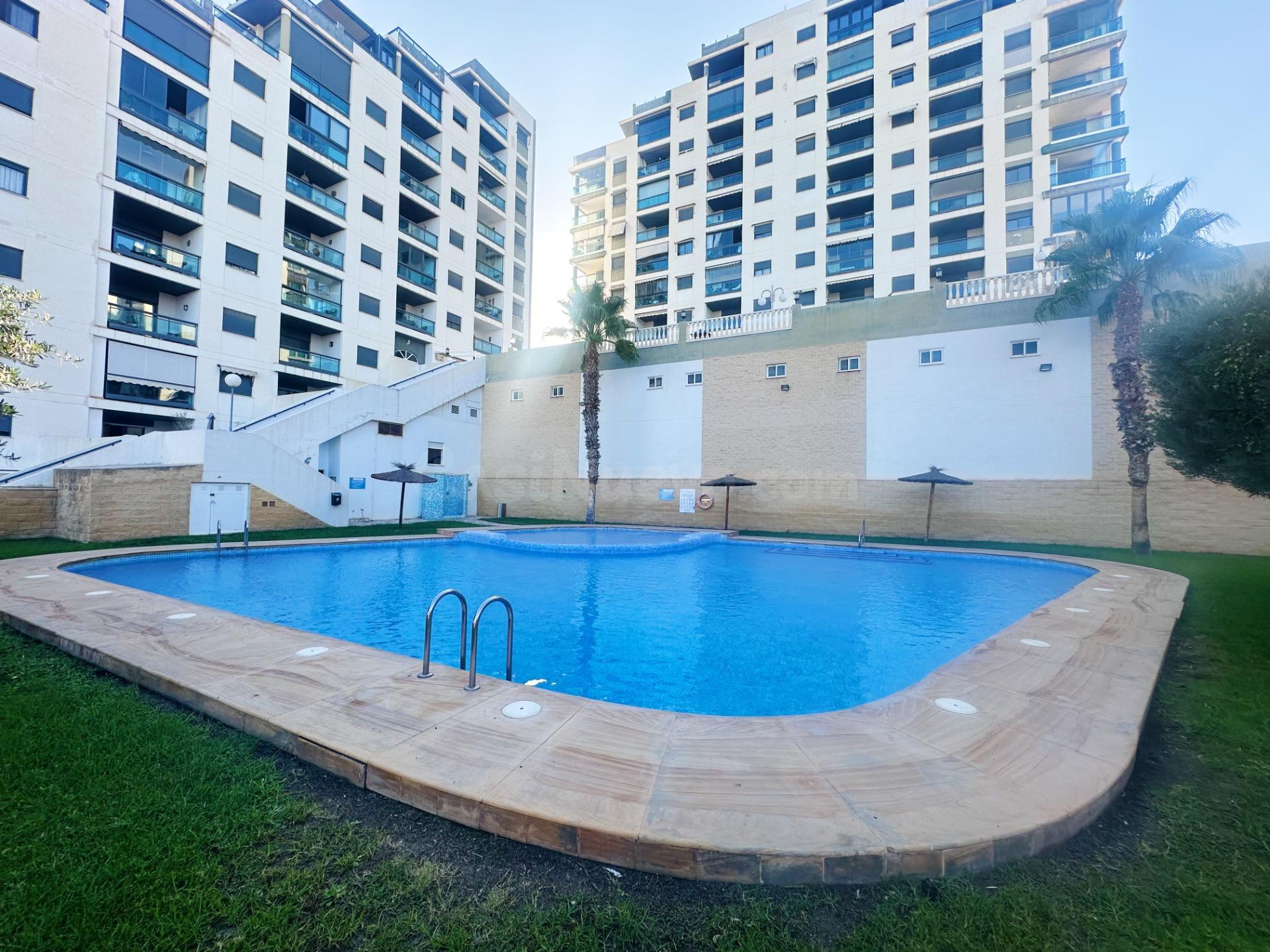 APARTAMENTO EXCLUSIVO EN EL GALLO ROJO CON VISTAS PANORÁMICAS AL MEDITERRÁNEO Y ALQUILER TEMPORAL