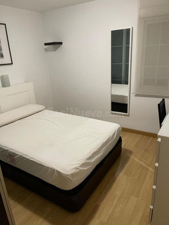 AMPLIO Y LUMINOSO PISO DE 3 DORMITORIOS EN ALQUILER IDEAL PARA ESTUDIANTES | ZONA PLAZA DE TOROS | PRECIO DE ALQUILER INCLUYE LA COMUNIDAD Y CALEFACCIÓN CENTRAL, EL GASTO DE SUMINISTROS ES A CARGO DE - foto 4