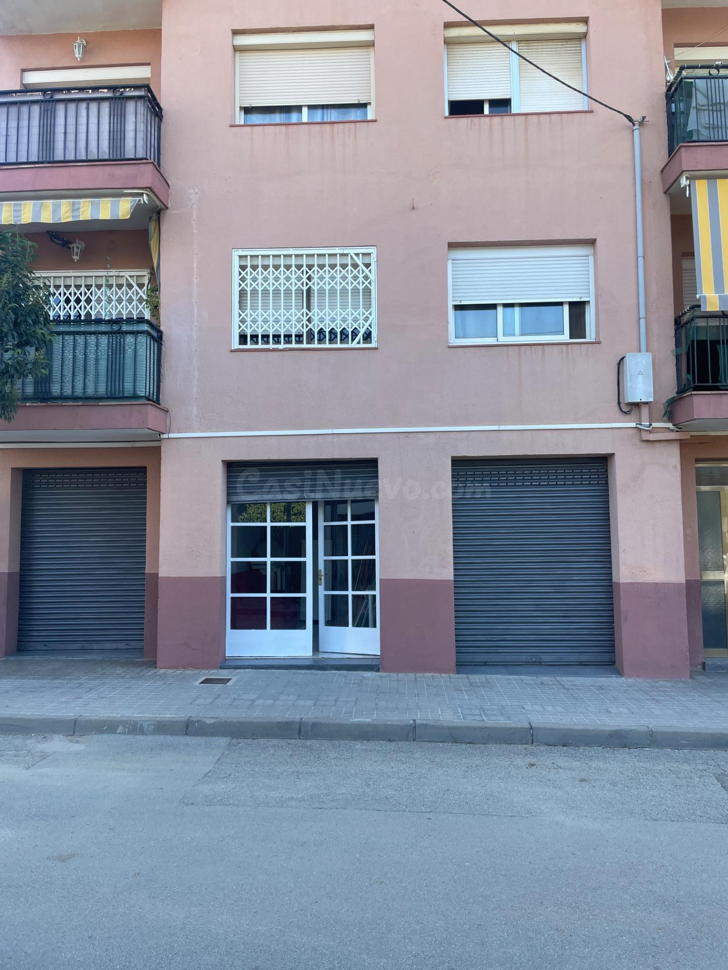 ¡Oportunidad Única! Local Comercial de 99 m2 con Entrada par
