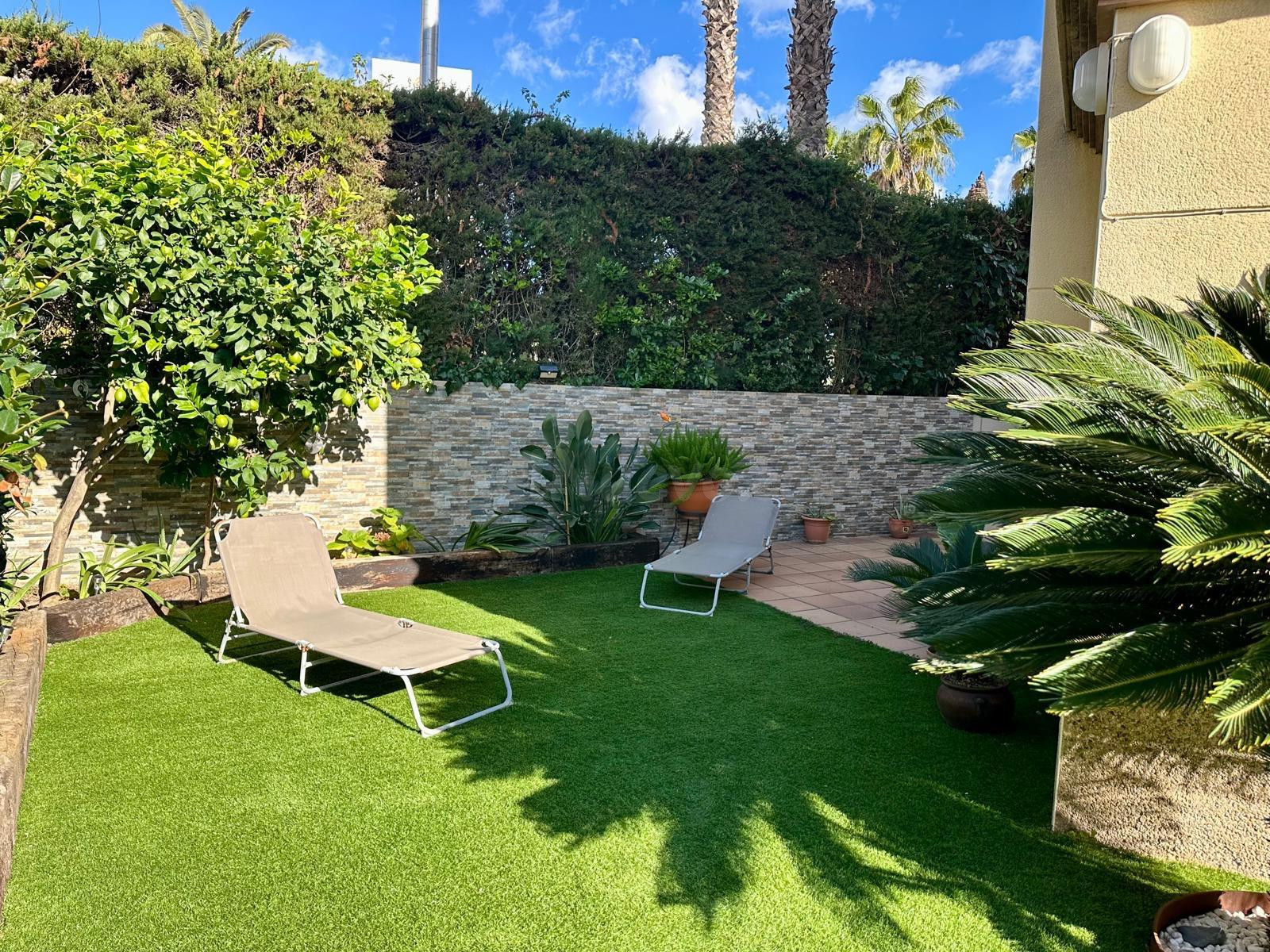 Casa con piscina - foto 2
