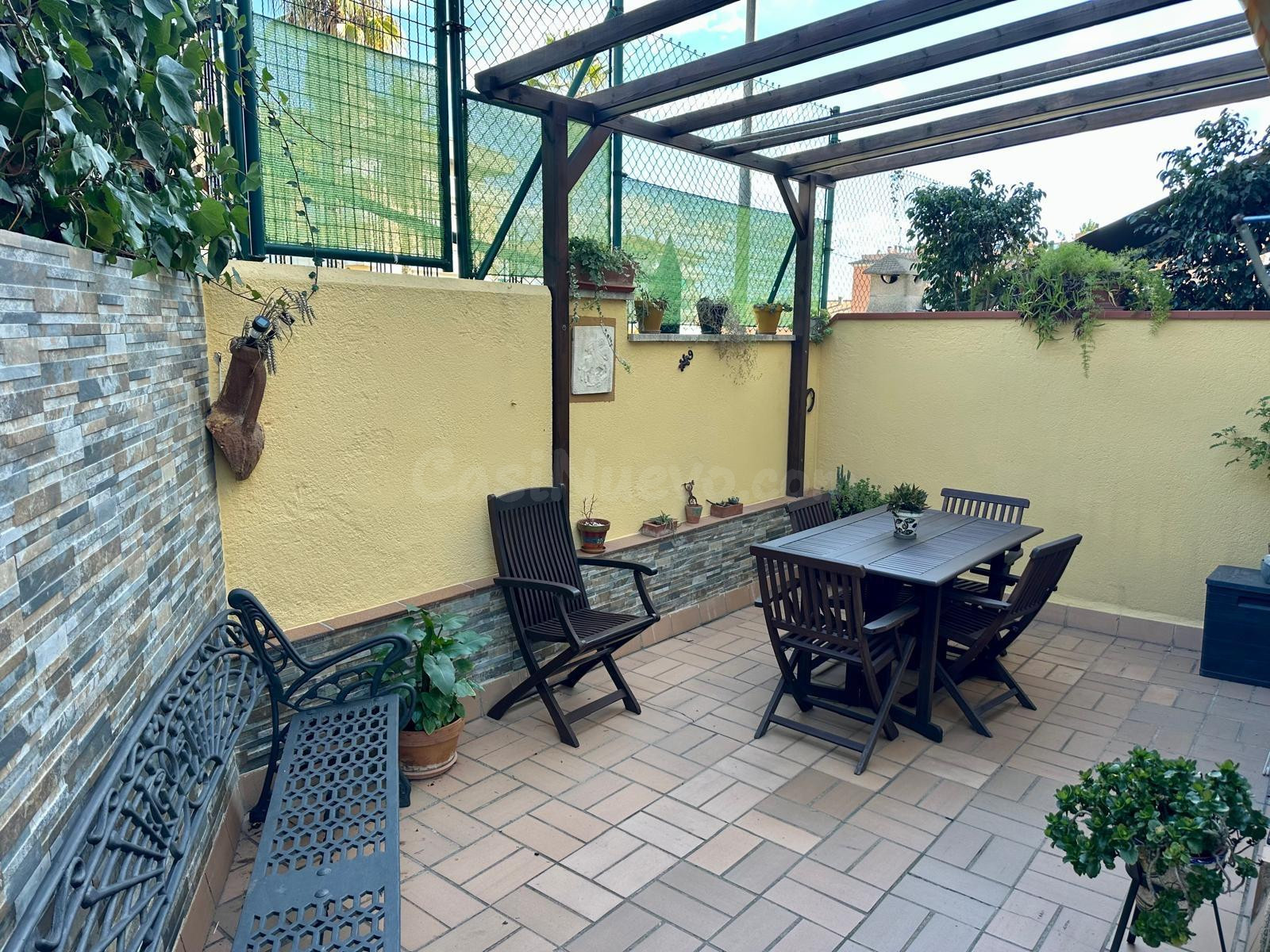 Casa con piscina - foto 4