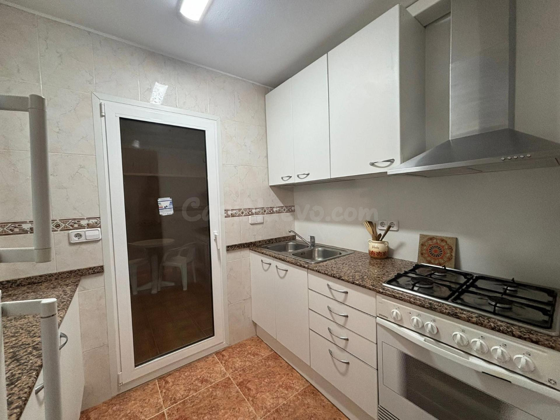 Amplia Vivienda en Pineda: Oportunidad Única Cerca del Mar - foto 5